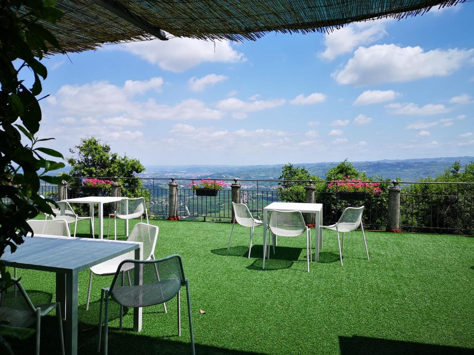 Rocche Costamagna Art Suites La Morra Exterior foto