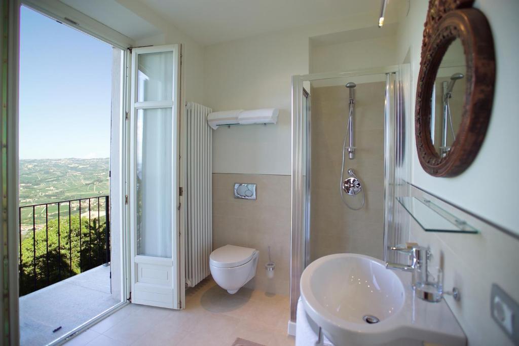 Rocche Costamagna Art Suites La Morra Zimmer foto